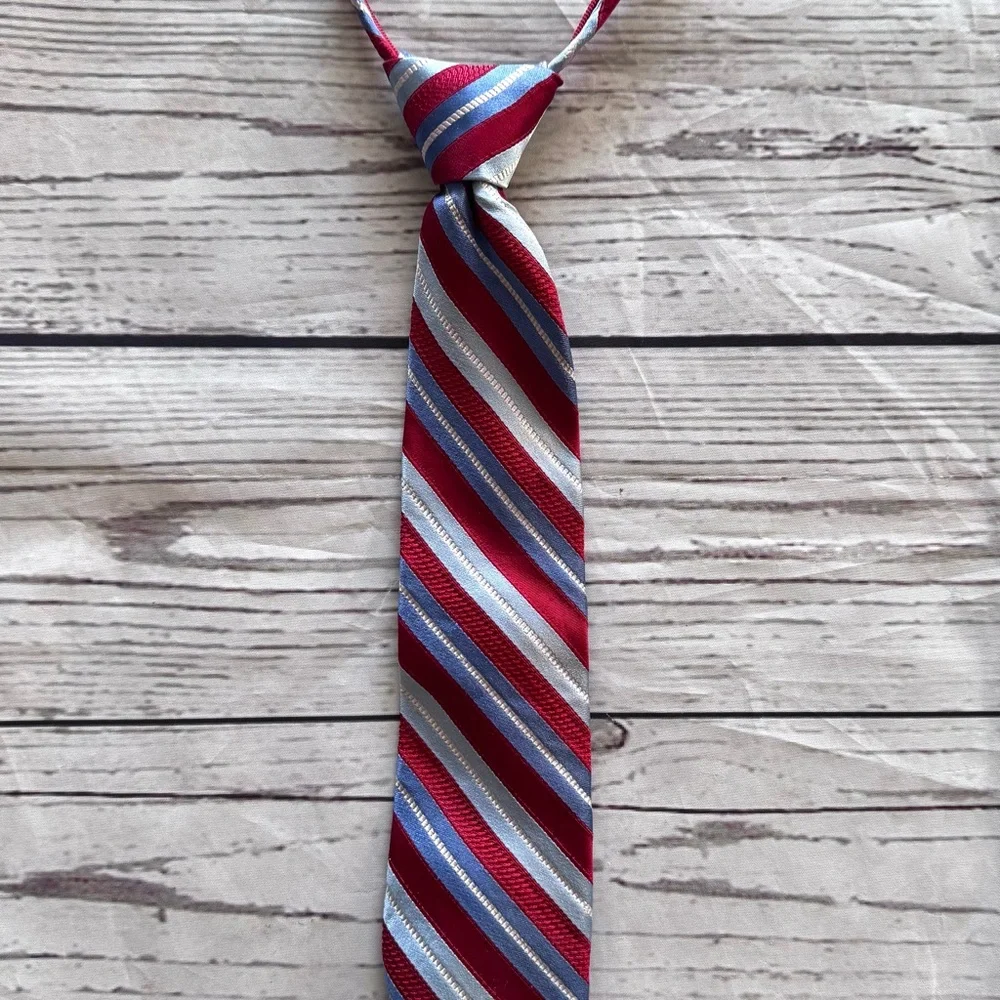 Boys Lot Of Ties 3 Total- 2‎ Clip On & 1 Adjustable Tie